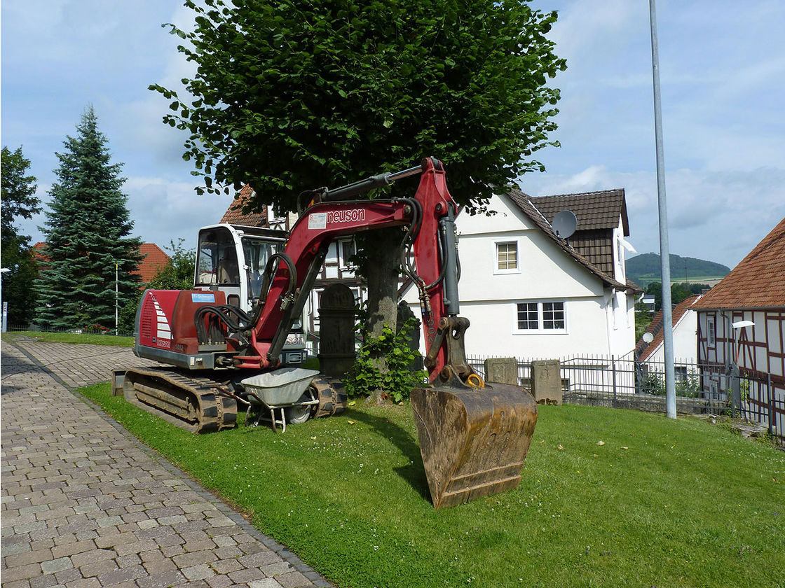 Außenarbeiten an St. Crescentius (Foto:Karl-Franz Thiede)